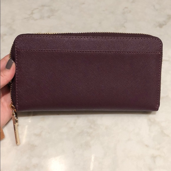Gorgeous Kate Spade Plum wallet - Picture 3 of 3